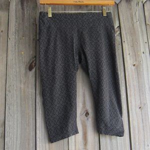 Woman's Small Gray Textured Prana Misty Knicker Yoga Capris